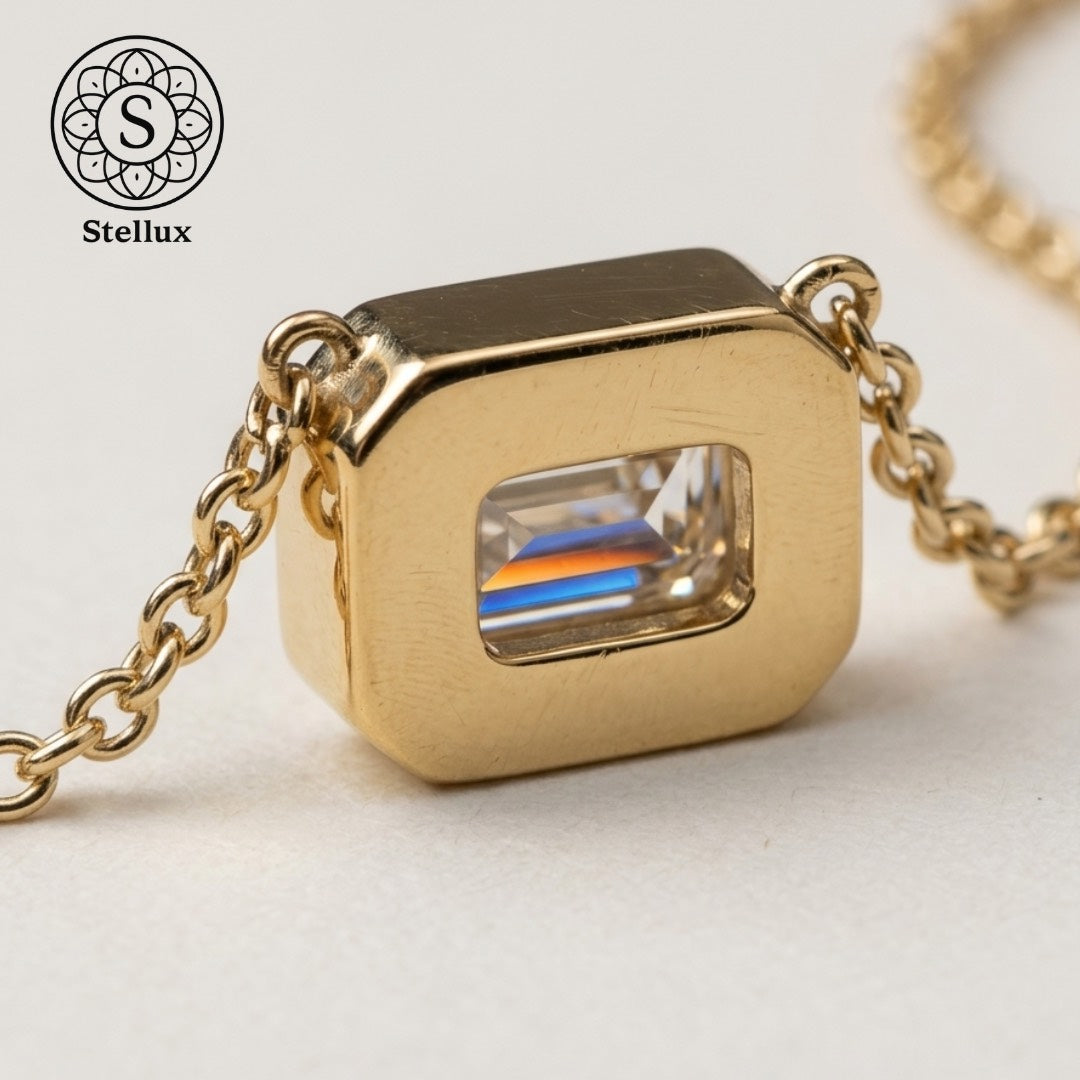 モアサナイト×シルバー925 エメラルドカットネックレス｜1ct・18Kゴールドコーティング